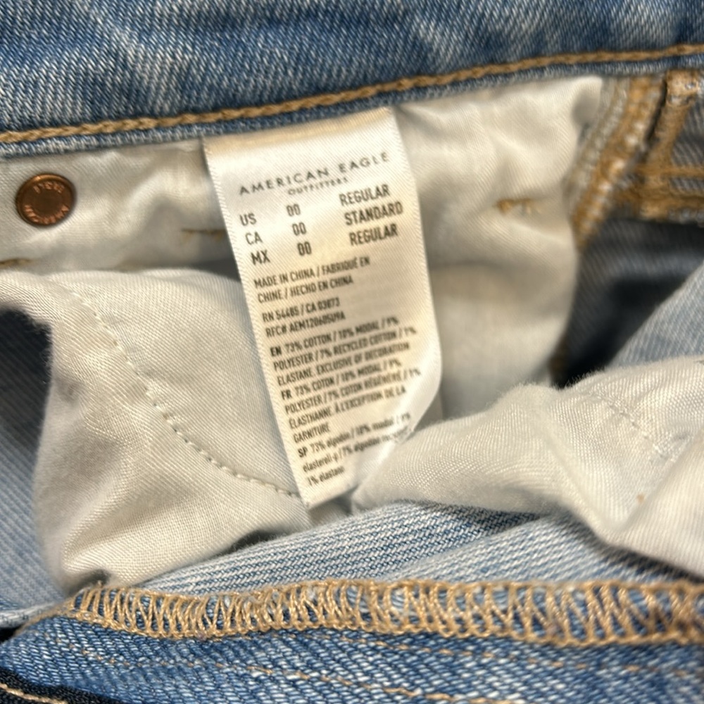 American Eagle Stretch Mom Straight Jean Distressed Size 00 Regular - Picture 4 of 6